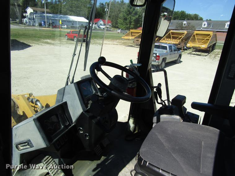 image for item DF3857 1999 Caterpillar 966G wheel loader