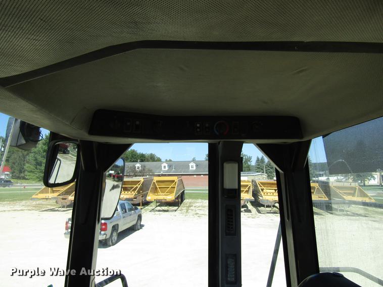 image for item DF3857 1999 Caterpillar 966G wheel loader