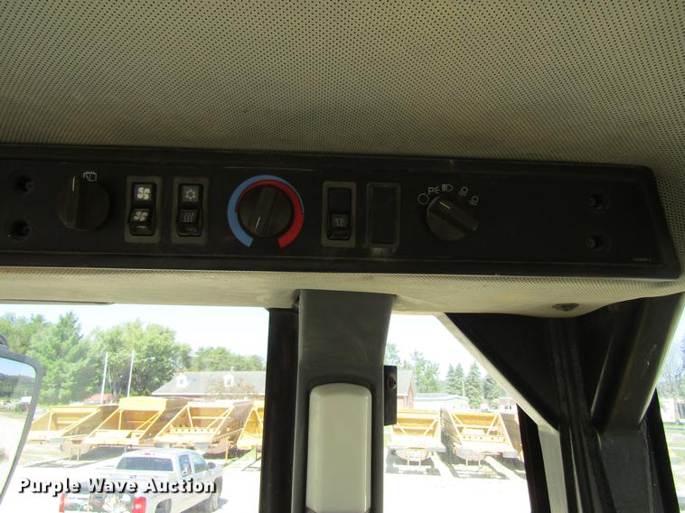 image for item DF3857 1999 Caterpillar 966G wheel loader