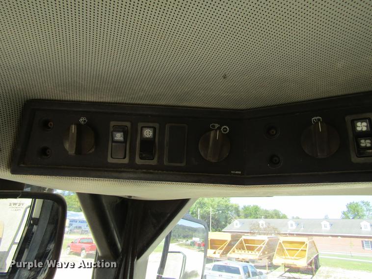 image for item DF3857 1999 Caterpillar 966G wheel loader