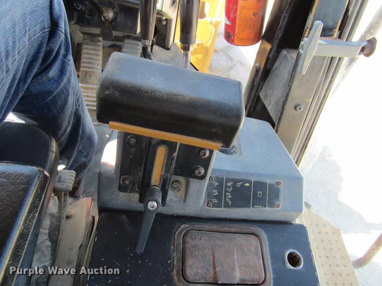 image for item DF3857 1999 Caterpillar 966G wheel loader