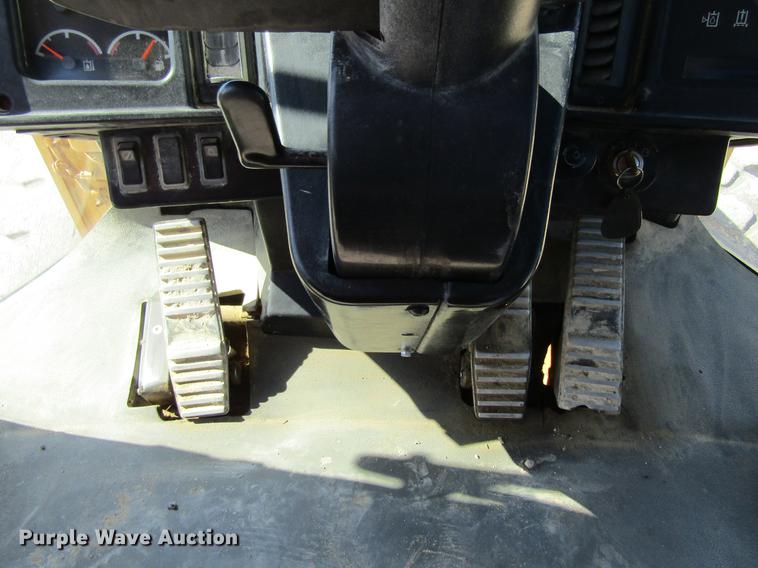 image for item DF3857 1999 Caterpillar 966G wheel loader