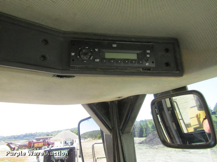 image for item DF3857 1999 Caterpillar 966G wheel loader