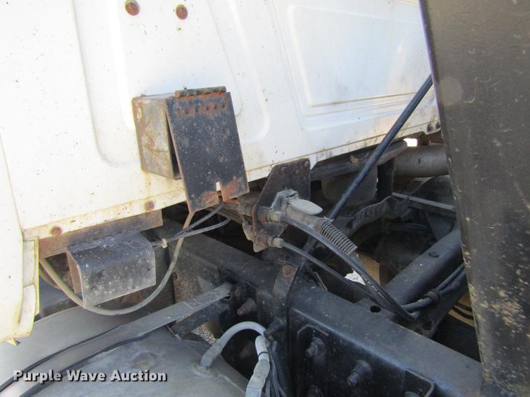 image for item DF3859 1997 Mack CH600 semi truck