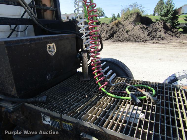 image for item DF3859 1997 Mack CH600 semi truck