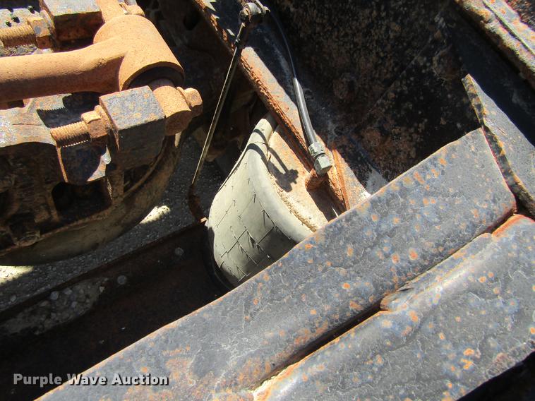 image for item DF3859 1997 Mack CH600 semi truck