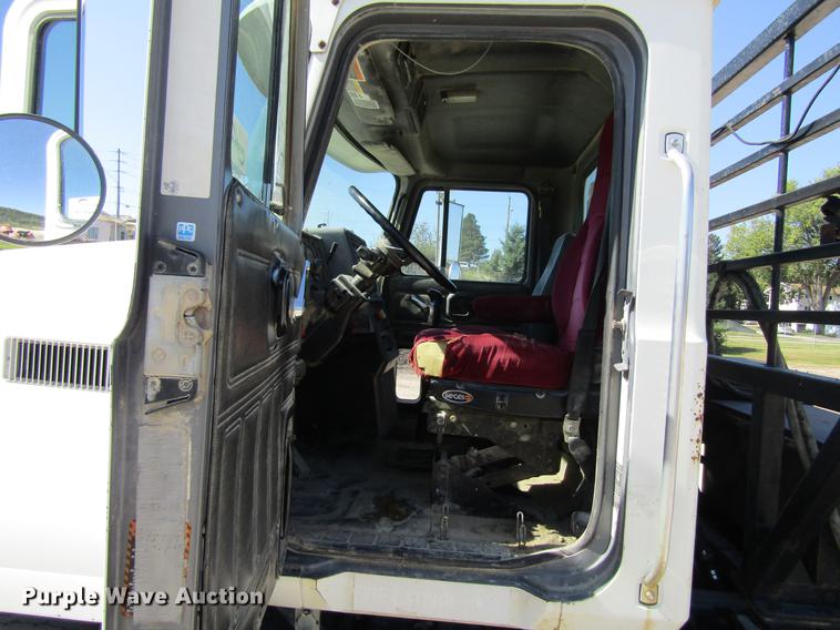 image for item DF3859 1997 Mack CH600 semi truck