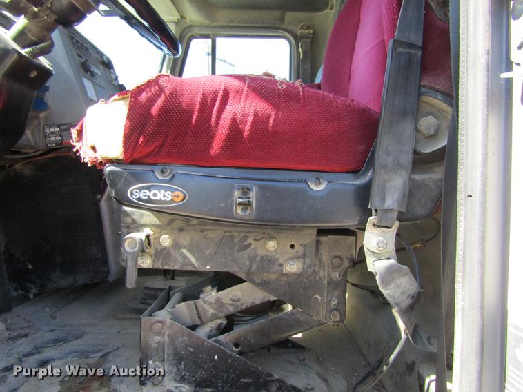 image for item DF3859 1997 Mack CH600 semi truck