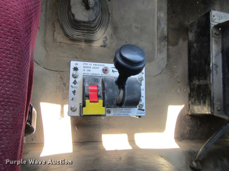 image for item DF3859 1997 Mack CH600 semi truck