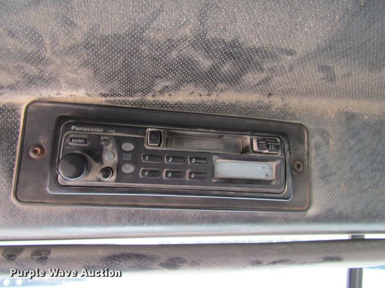 image for item DF3859 1997 Mack CH600 semi truck