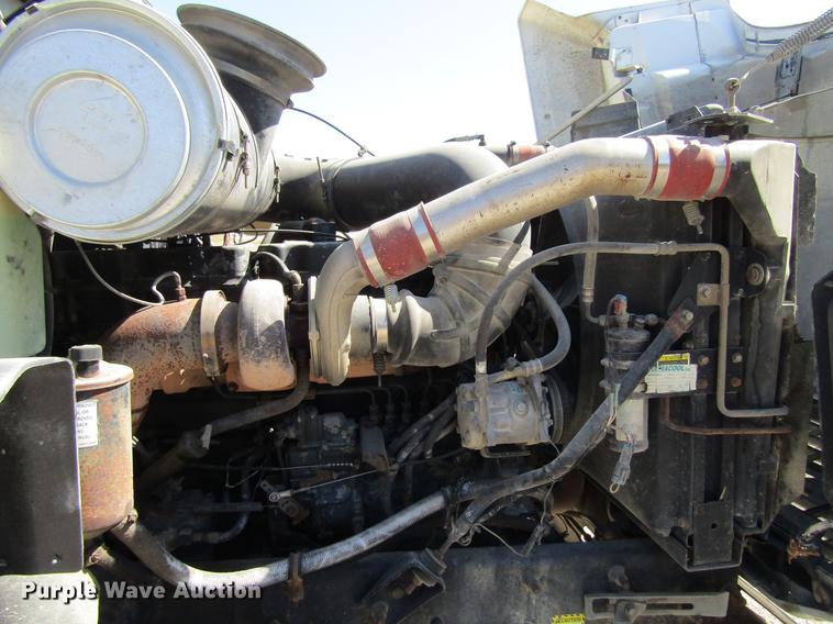 image for item DF3859 1997 Mack CH600 semi truck