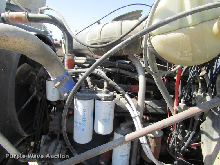 image for item DF3859 1997 Mack CH600 semi truck