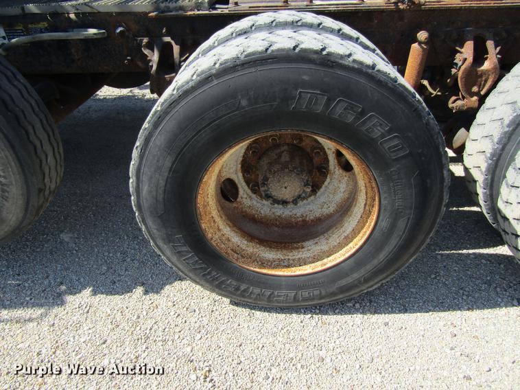 image for item DF3859 1997 Mack CH600 semi truck