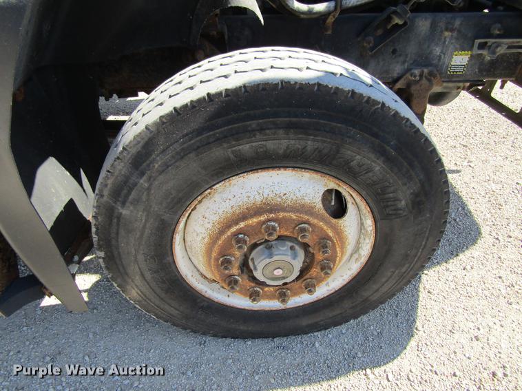 image for item DF3859 1997 Mack CH600 semi truck