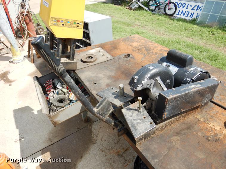 Hydraulic hose fabrication bench in Fort Worth, TX Item DK9856 sold Purple Wave