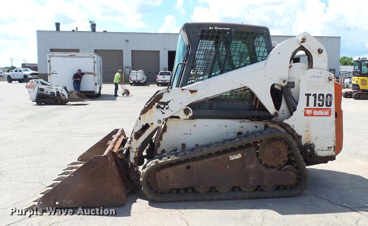 image for item DM9870 2007 Bobcat T190 skid steer