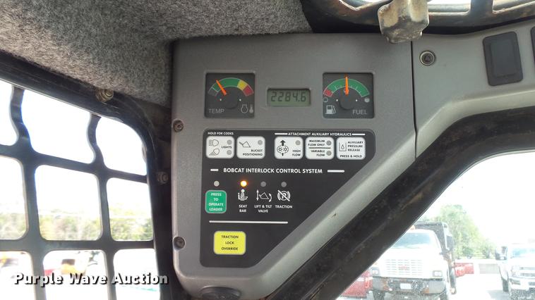 image for item DM9870 2007 Bobcat T190 skid steer