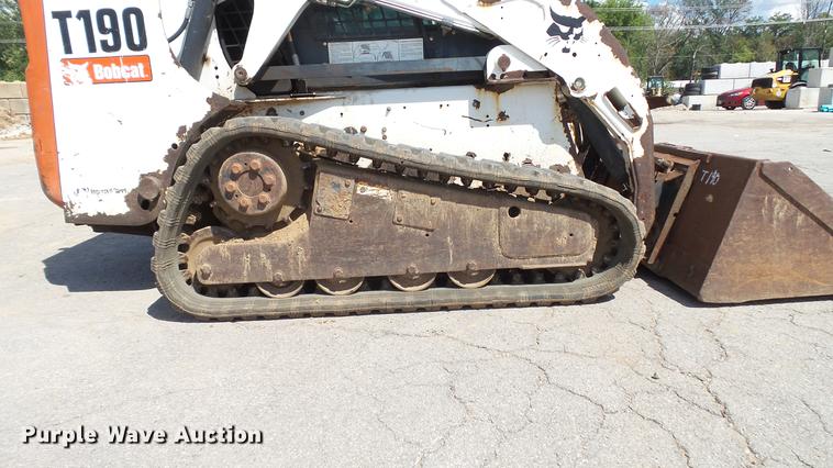 image for item DM9870 2007 Bobcat T190 skid steer