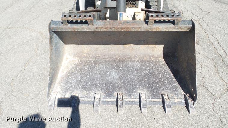 image for item DM9873 2005 Bobcat MT55 compact utility loader