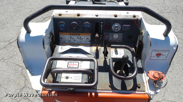 image for item DM9873 2005 Bobcat MT55 compact utility loader