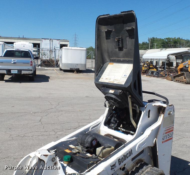 image for item DM9873 2005 Bobcat MT55 compact utility loader