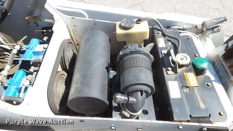 image for item DM9873 2005 Bobcat MT55 compact utility loader