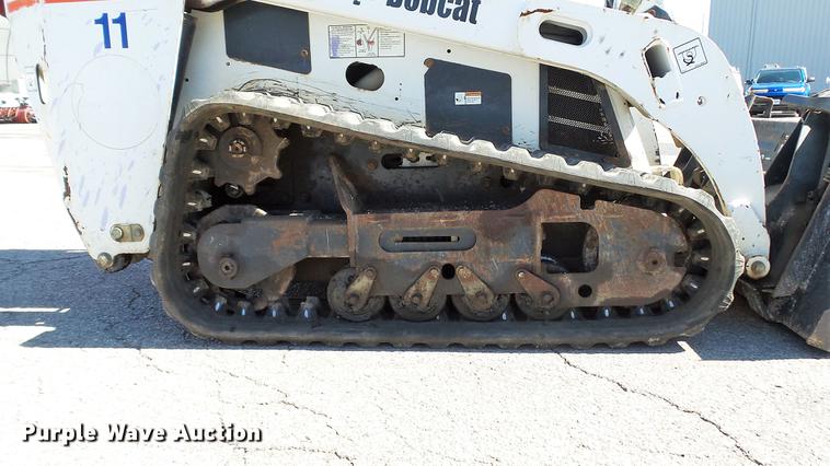 image for item DM9873 2005 Bobcat MT55 compact utility loader