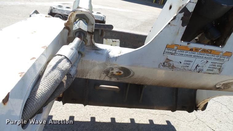 image for item DM9873 2005 Bobcat MT55 compact utility loader