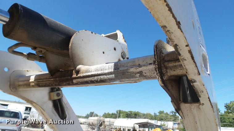 image for item DM9873 2005 Bobcat MT55 compact utility loader