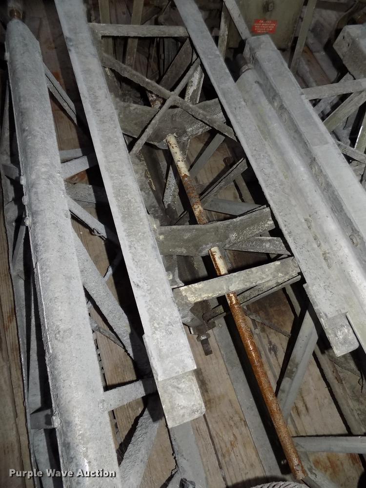 image for item DZ9540 (2) Morrison concrete screeds