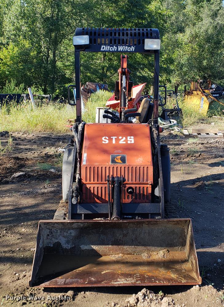 image for item EF9834 Ditch Witch XT850 mini skid steer/mini excavator/tool carrier
