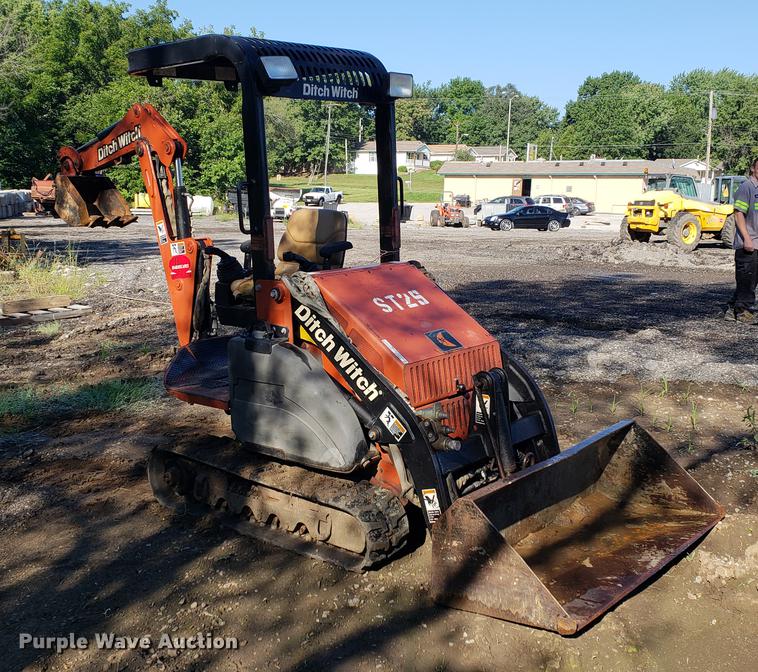 image for item EF9834 Ditch Witch XT850 mini skid steer/mini excavator/tool carrier