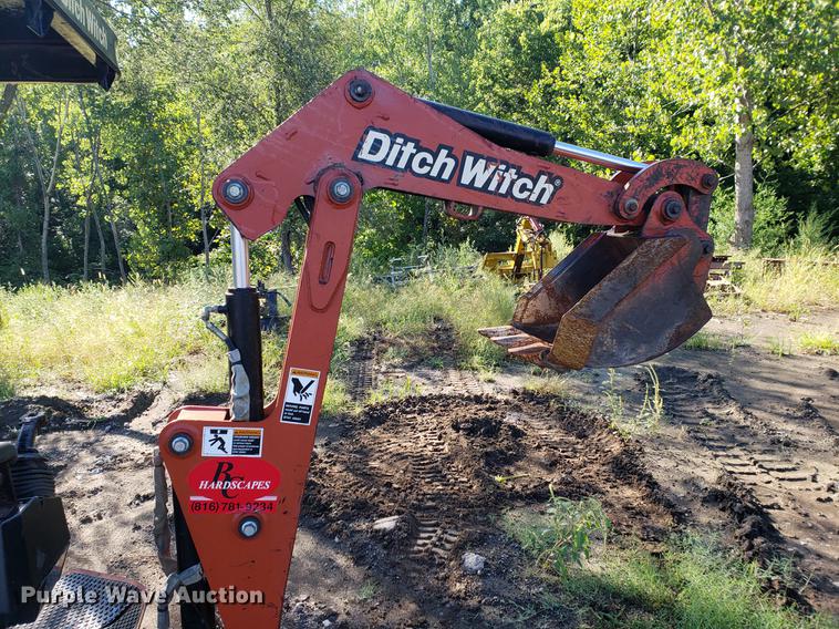 image for item EF9834 Ditch Witch XT850 mini skid steer/mini excavator/tool carrier
