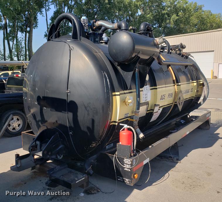 image for item EF9836 Presvac Systems vacuum truck tank