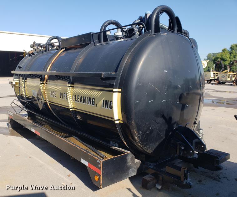 image for item EF9836 Presvac Systems vacuum truck tank