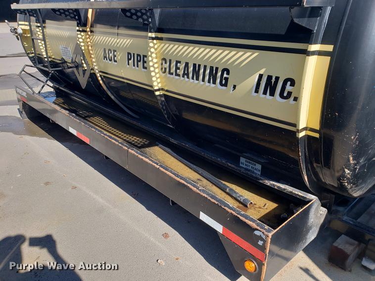 image for item EF9836 Presvac Systems vacuum truck tank