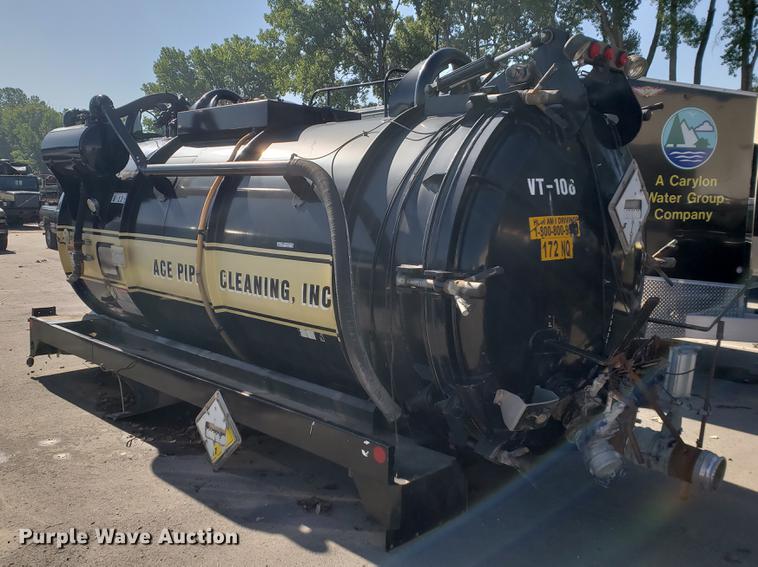 image for item EF9837 Presvac Systems vacuum truck tank