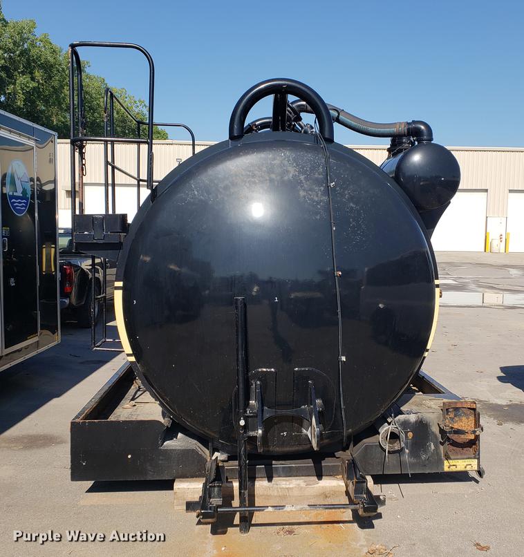 image for item EF9837 Presvac Systems vacuum truck tank