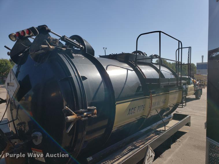 image for item EF9837 Presvac Systems vacuum truck tank