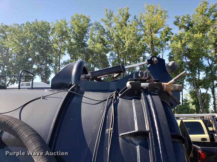 image for item EF9837 Presvac Systems vacuum truck tank