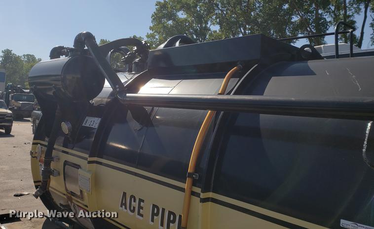 image for item EF9837 Presvac Systems vacuum truck tank