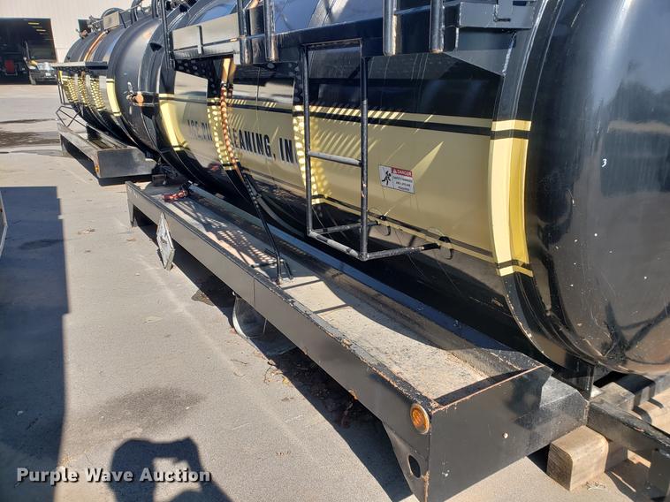 image for item EF9837 Presvac Systems vacuum truck tank