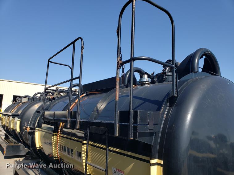 image for item EF9837 Presvac Systems vacuum truck tank