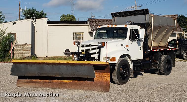 image for item EF9851 1996 International 4900 flat dump bed truck