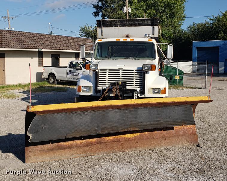 image for item EF9851 1996 International 4900 flat dump bed truck