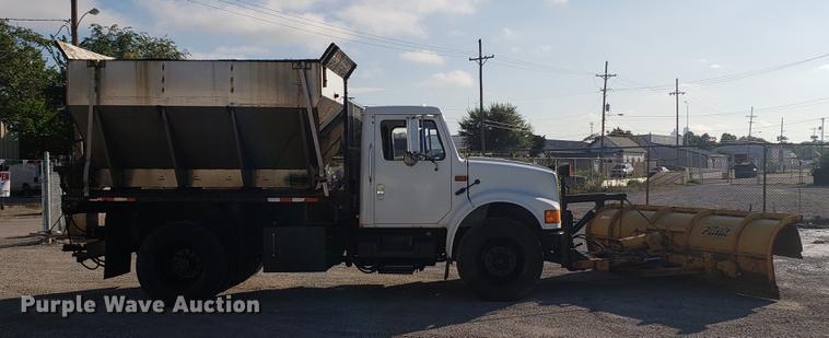 image for item EF9851 1996 International 4900 flat dump bed truck