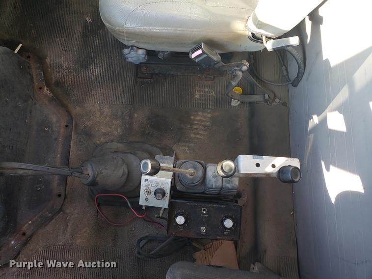 image for item EF9851 1996 International 4900 flat dump bed truck