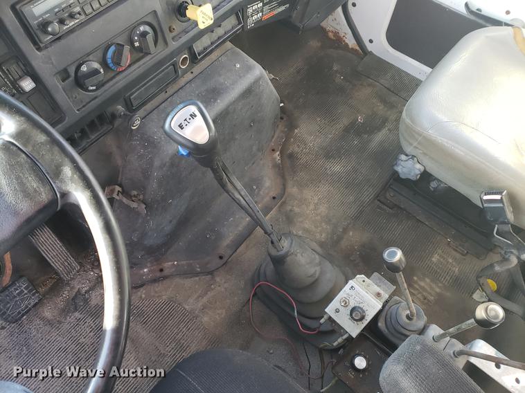 image for item EF9851 1996 International 4900 flat dump bed truck