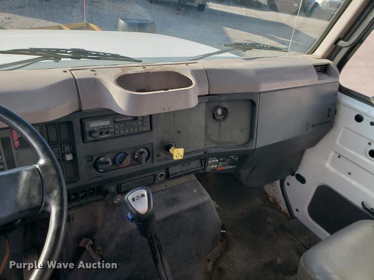 image for item EF9851 1996 International 4900 flat dump bed truck