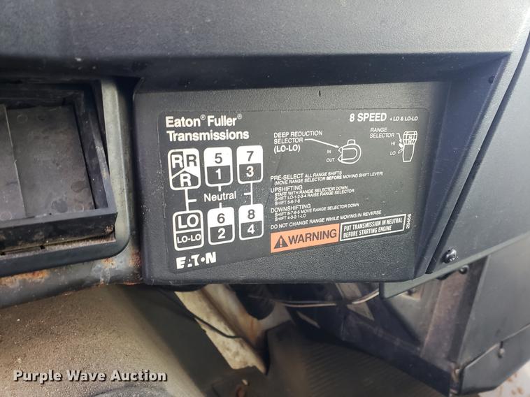 image for item EF9851 1996 International 4900 flat dump bed truck